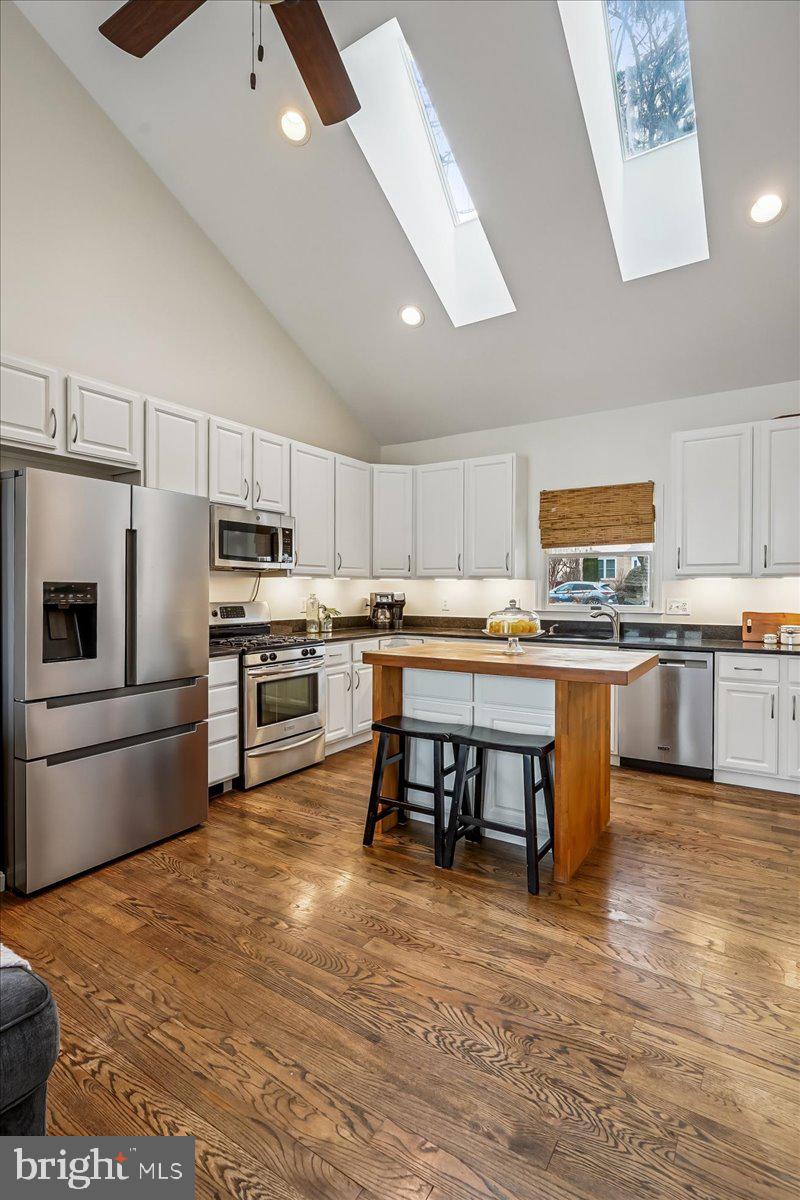 6215 EDISON DRIVE