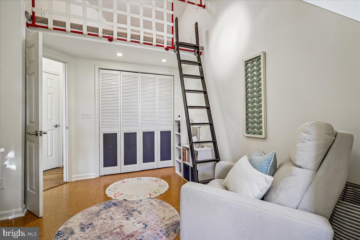 6215 EDISON DRIVE