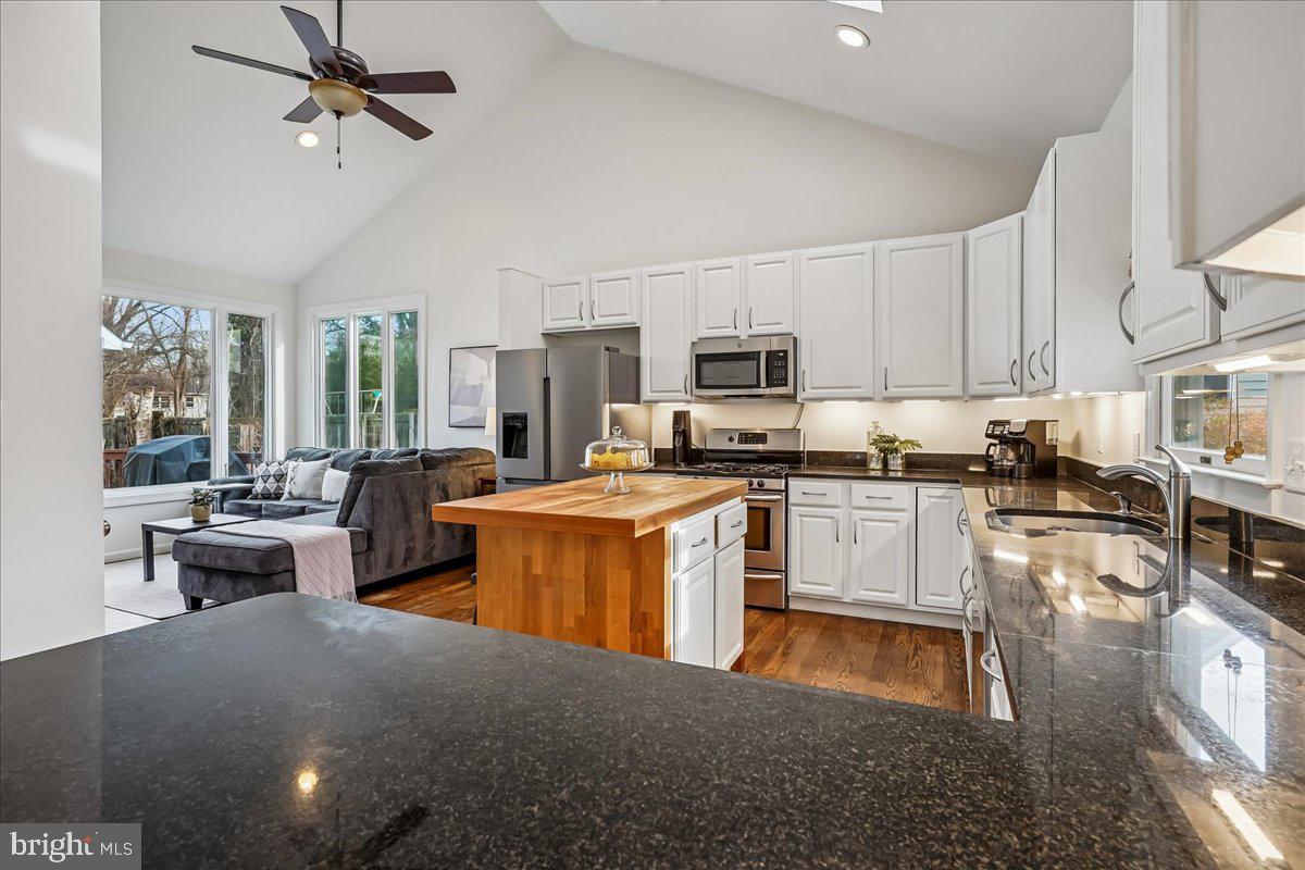 6215 EDISON DRIVE