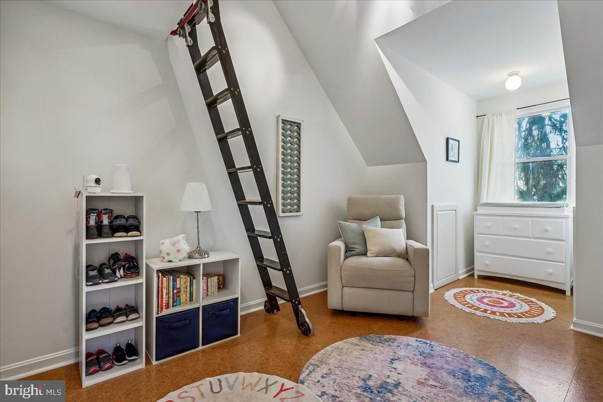 6215 EDISON DRIVE