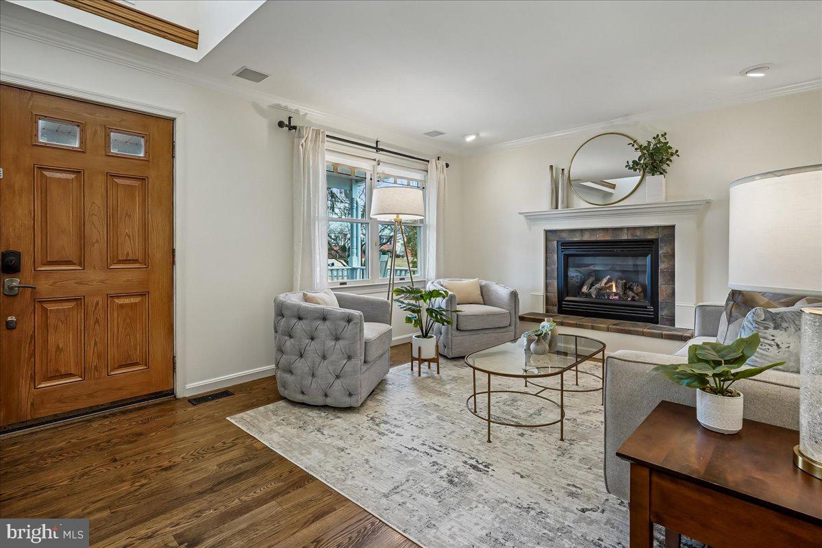 6215 EDISON DRIVE