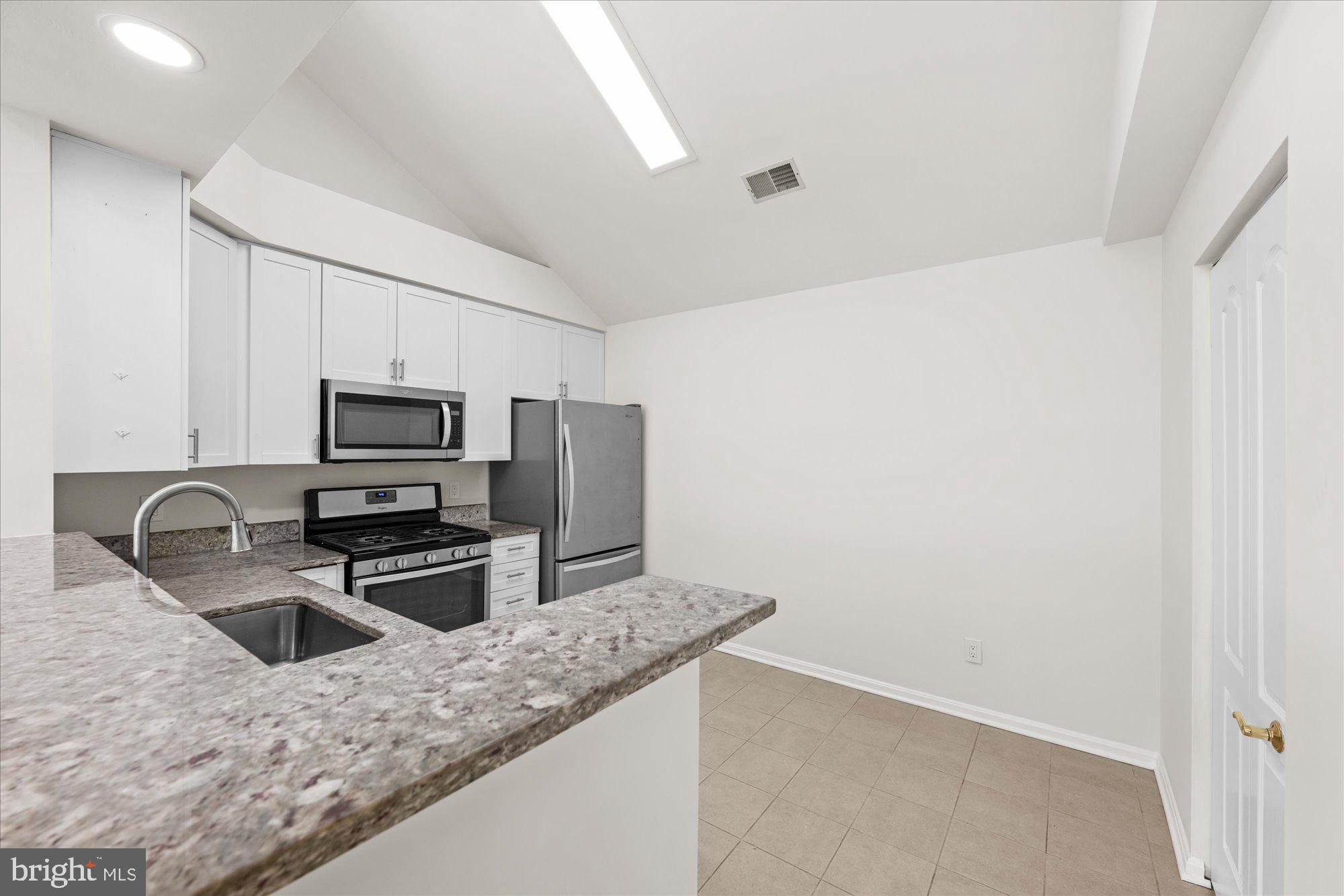 6613 NETTIES LANE N N