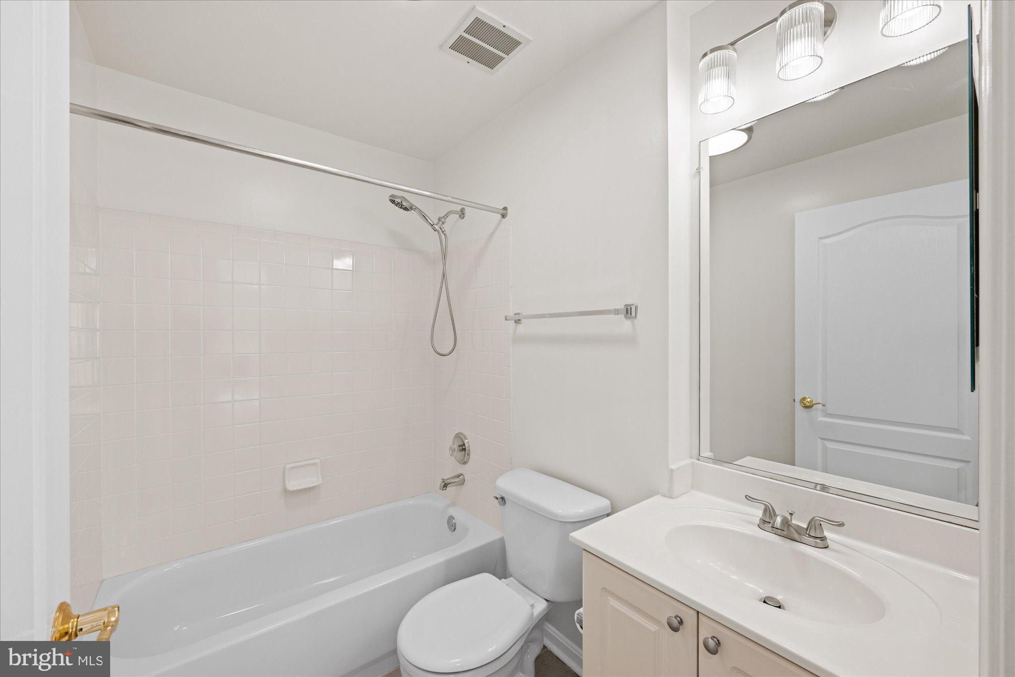 6613 NETTIES LANE N N