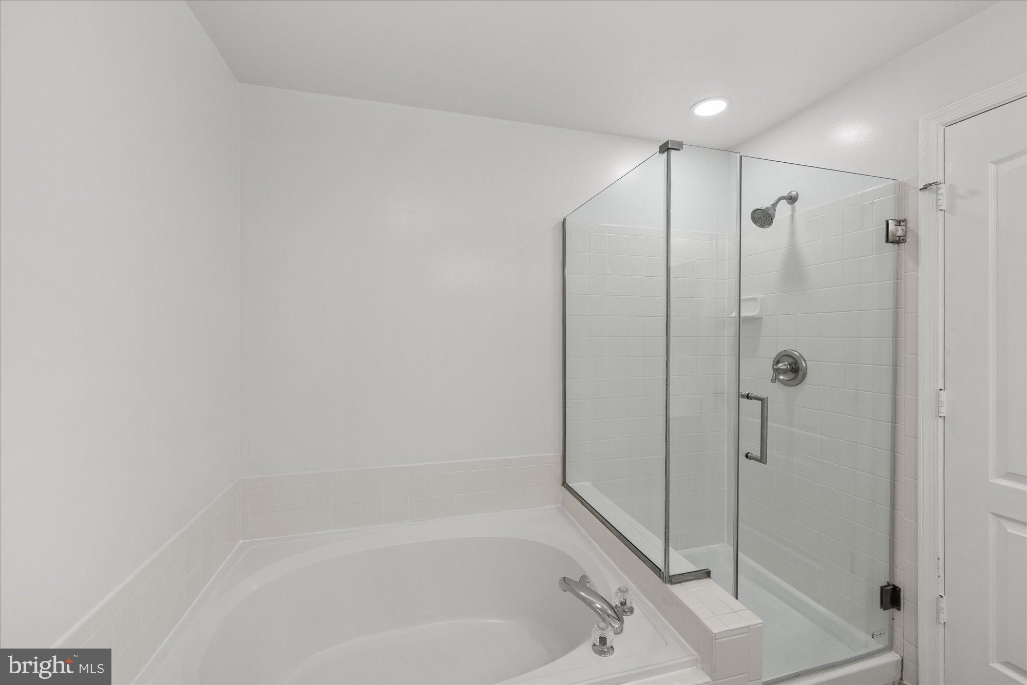 6613 NETTIES LANE N N