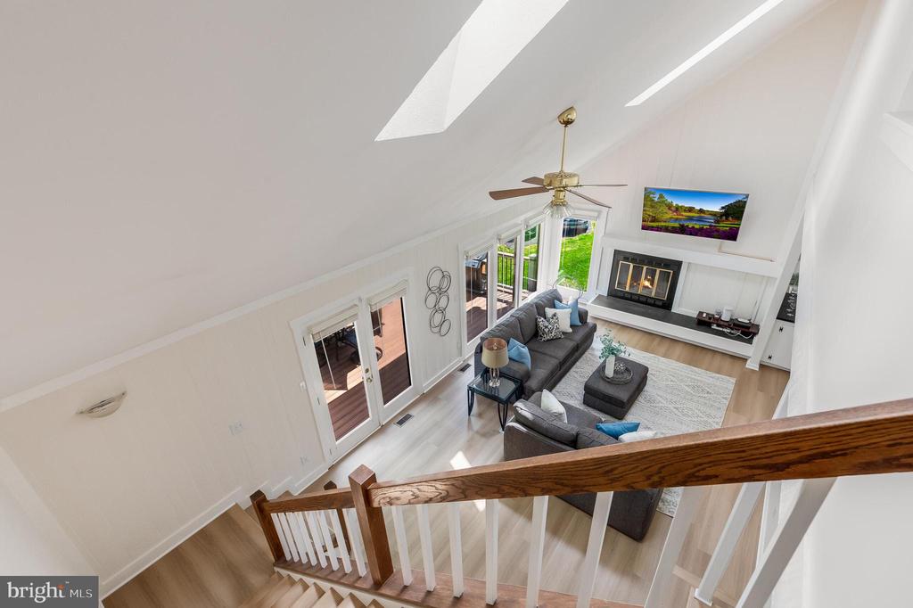 8051 OAK HOLLOW LANE