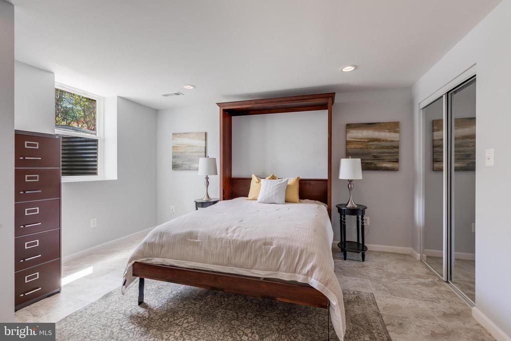8051 OAK HOLLOW LANE