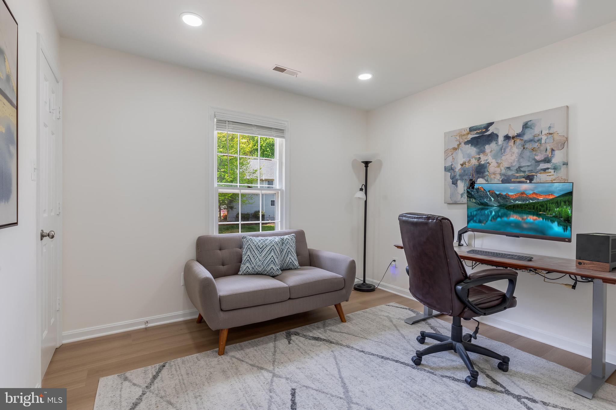 8051 OAK HOLLOW LANE
