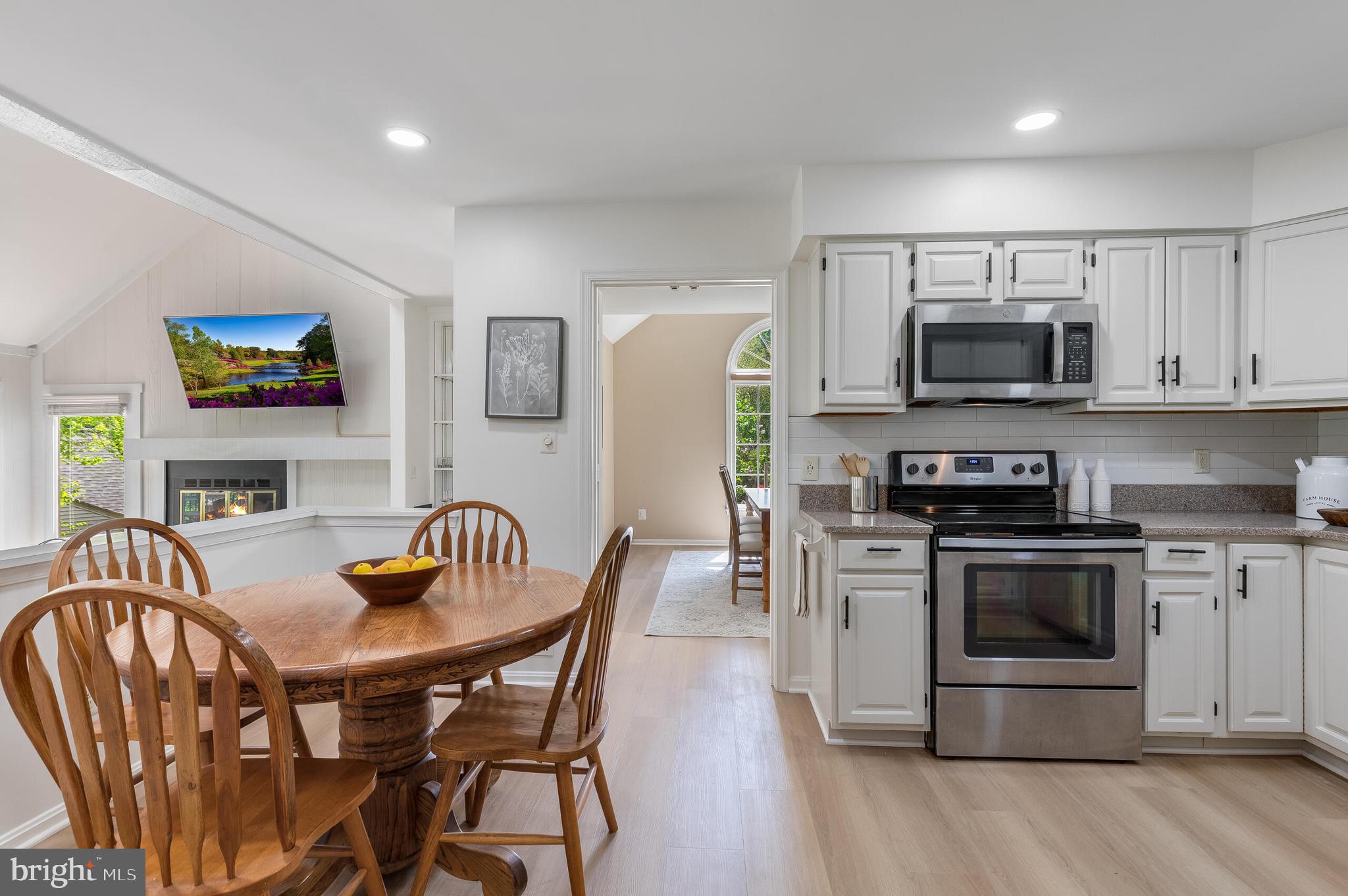 8051 OAK HOLLOW LANE