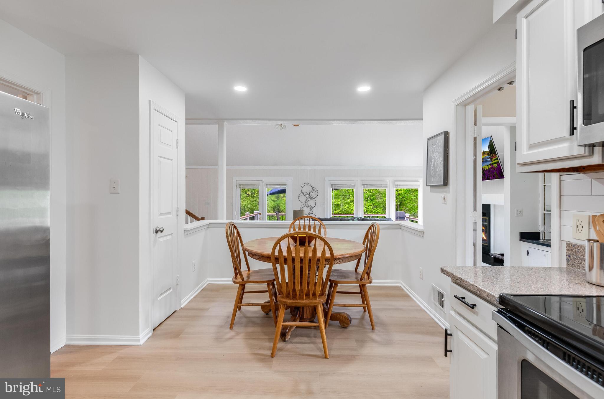 8051 OAK HOLLOW LANE