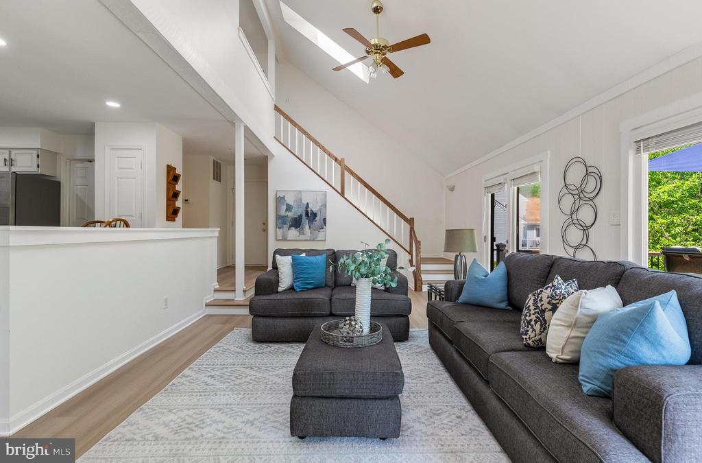 8051 OAK HOLLOW LANE