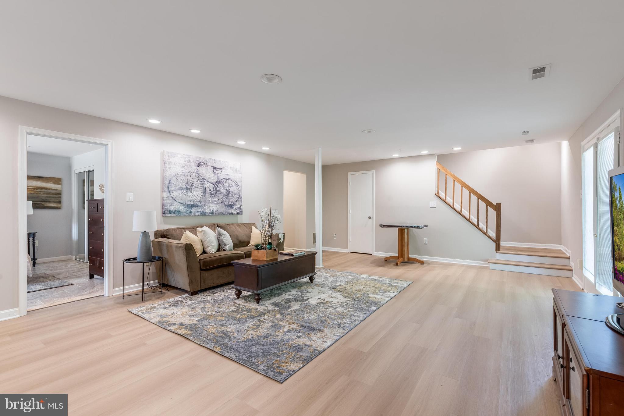 8051 OAK HOLLOW LANE