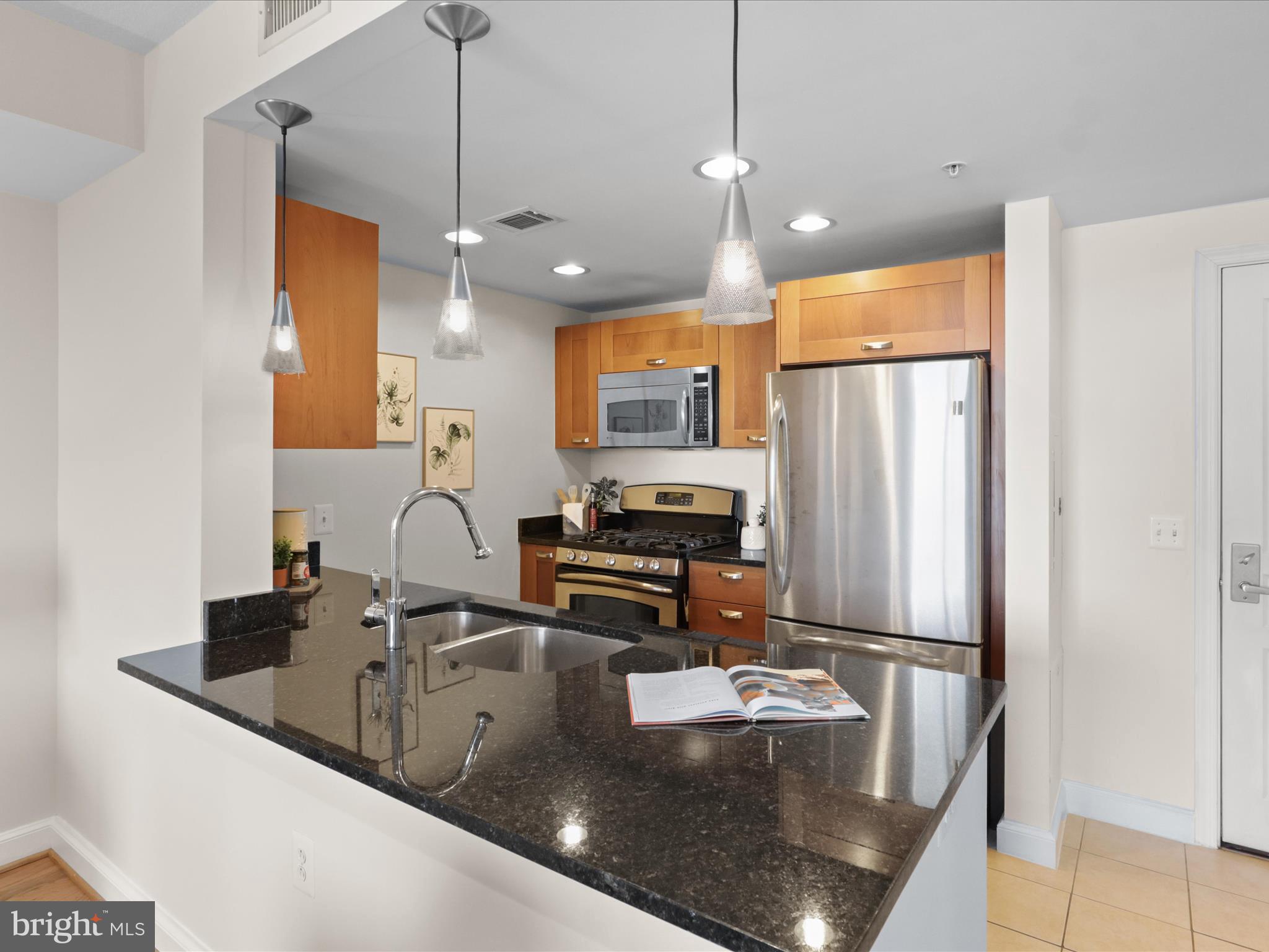 2451 MIDTOWN AVENUE 921