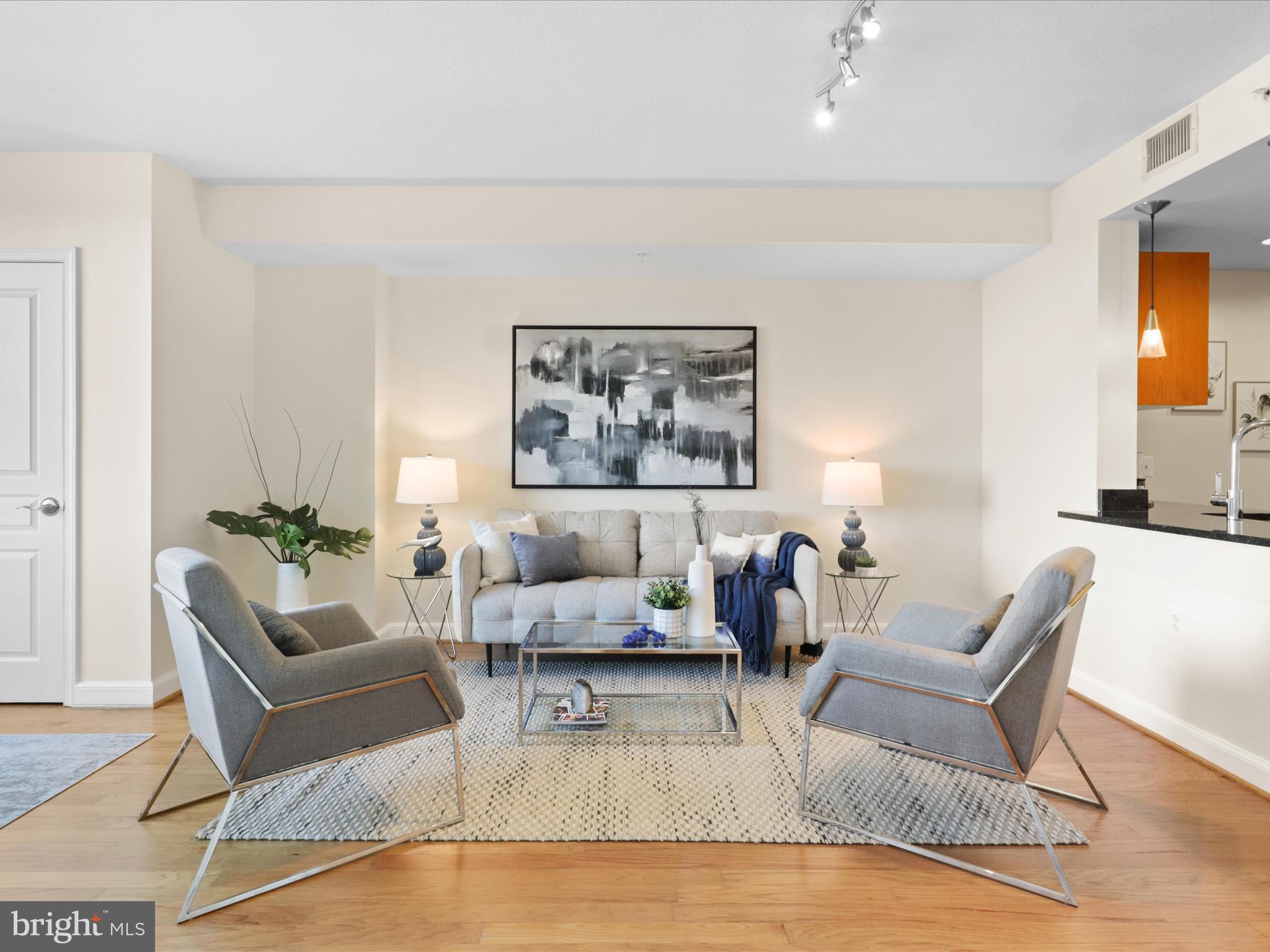 2451 MIDTOWN AVENUE 921