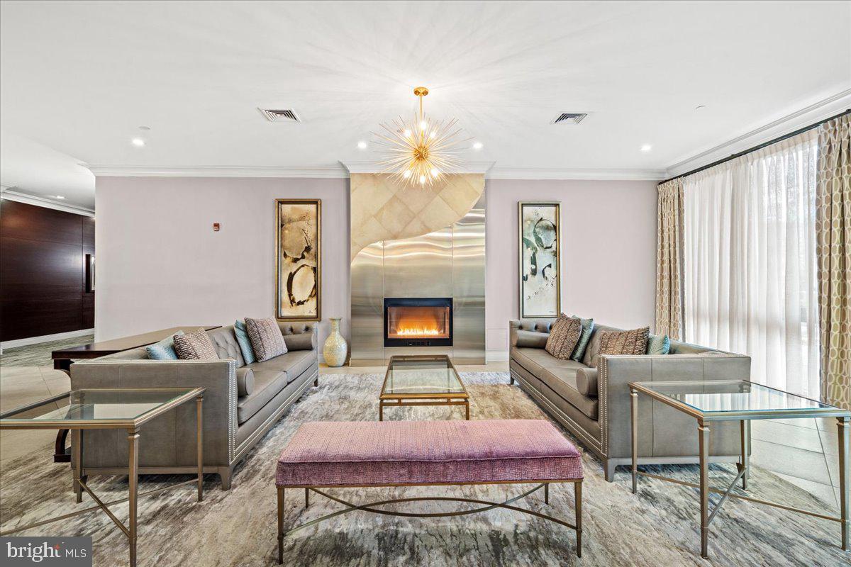 2451 MIDTOWN AVENUE 724