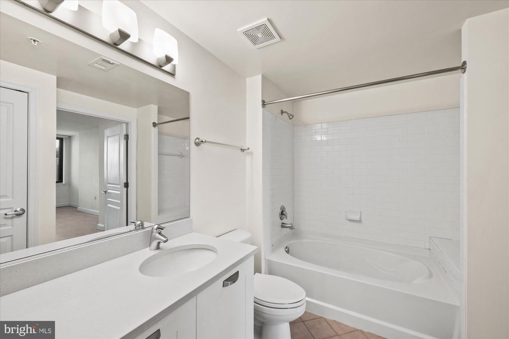 2451 MIDTOWN AVENUE 724