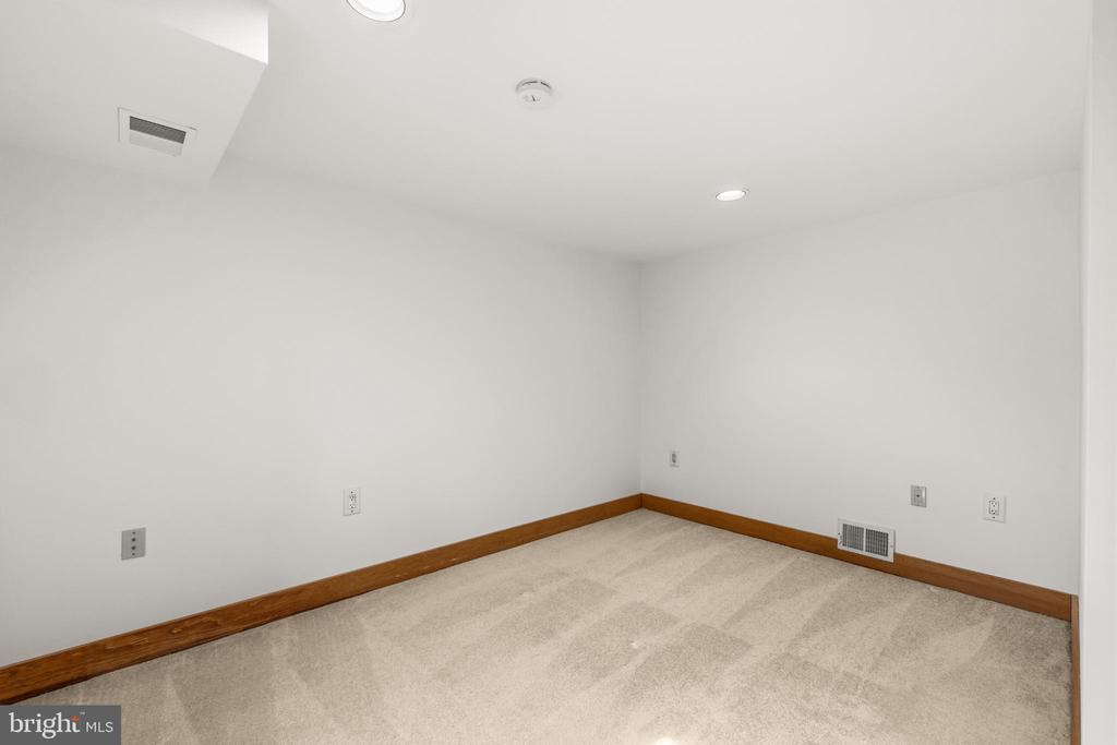 4035 TAYLOR DRIVE