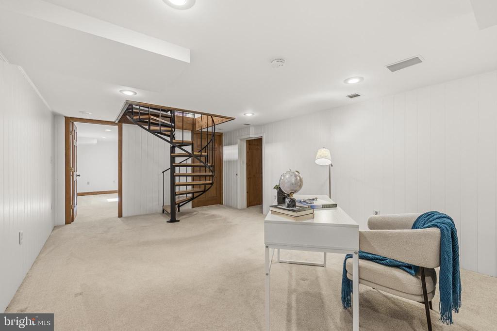 4035 TAYLOR DRIVE