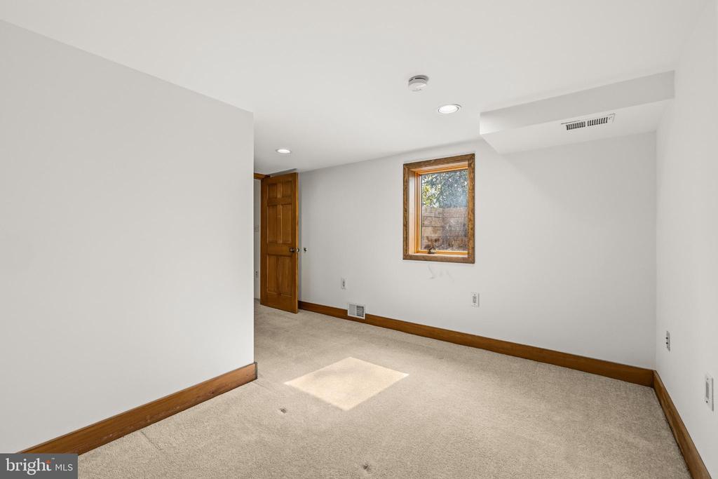 4035 TAYLOR DRIVE