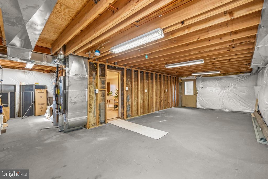 4035 TAYLOR DRIVE