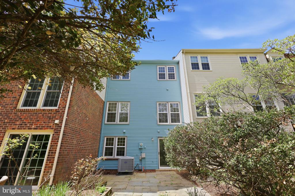 2151 GREENKEEPERS COURT