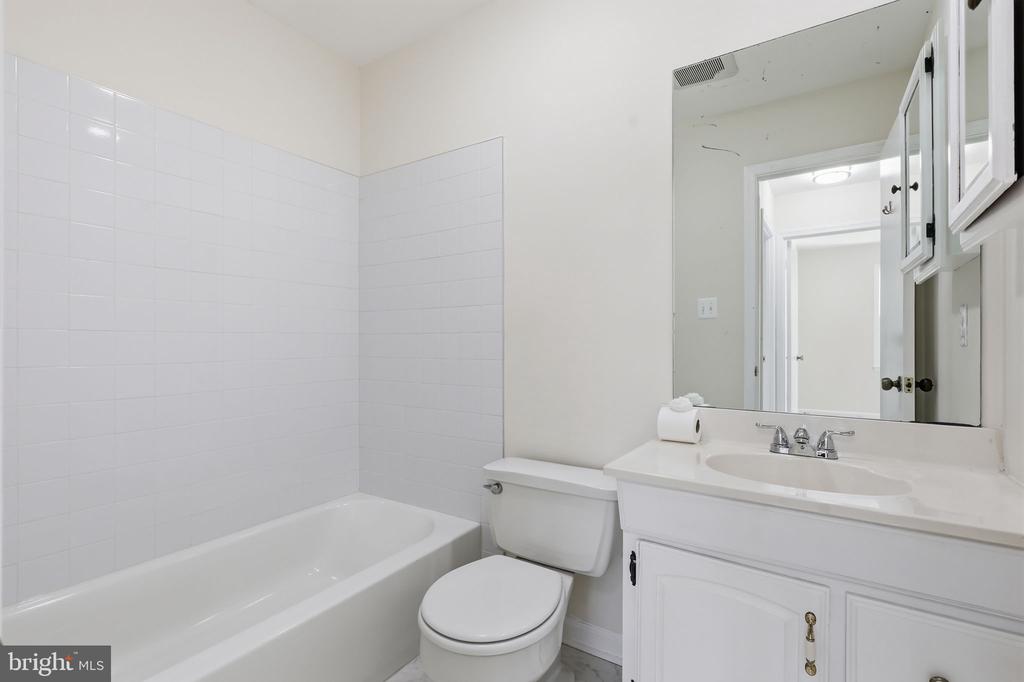 2151 GREENKEEPERS COURT