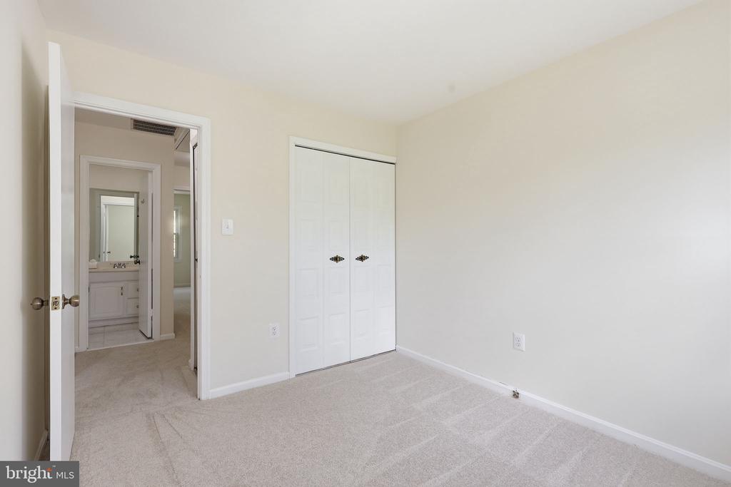 2151 GREENKEEPERS COURT
