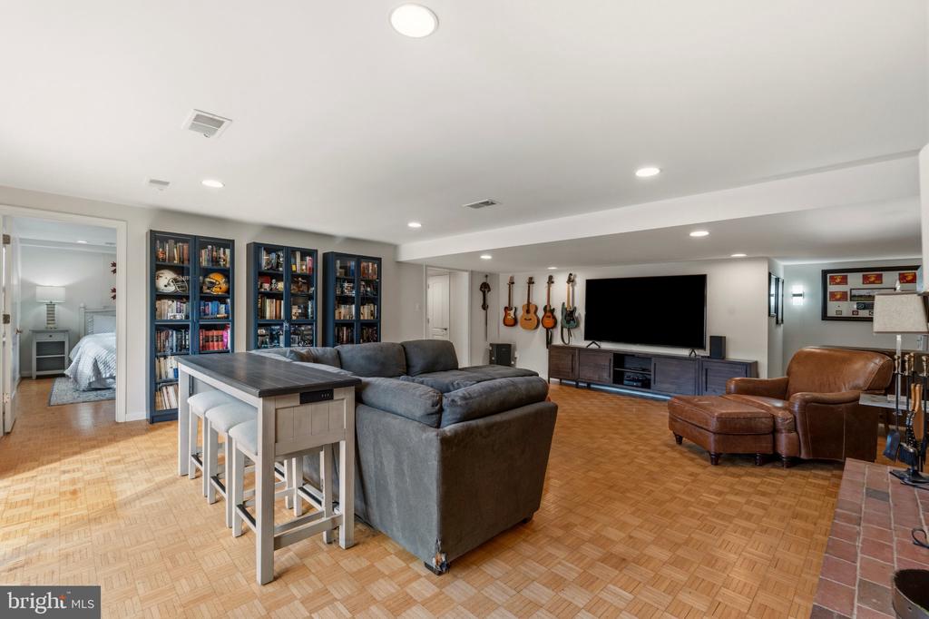 7215 MARINE DRIVE