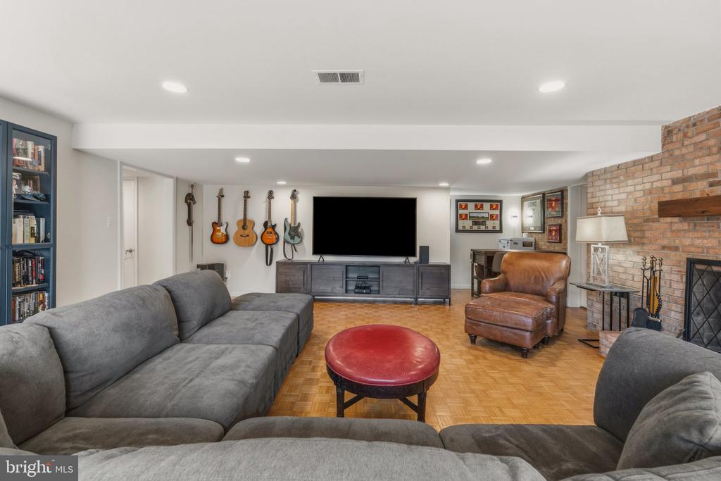 7215 MARINE DRIVE