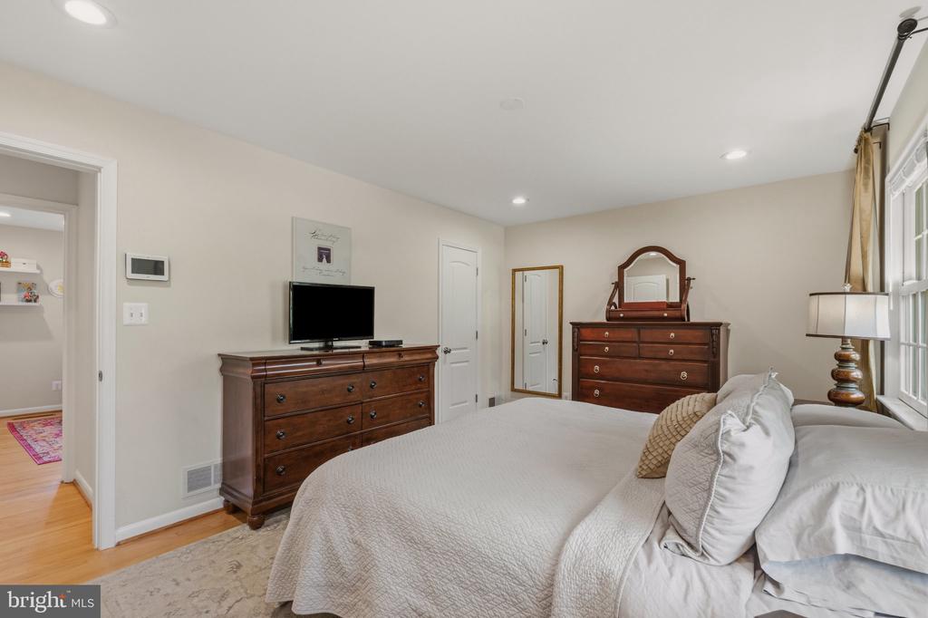 7215 MARINE DRIVE