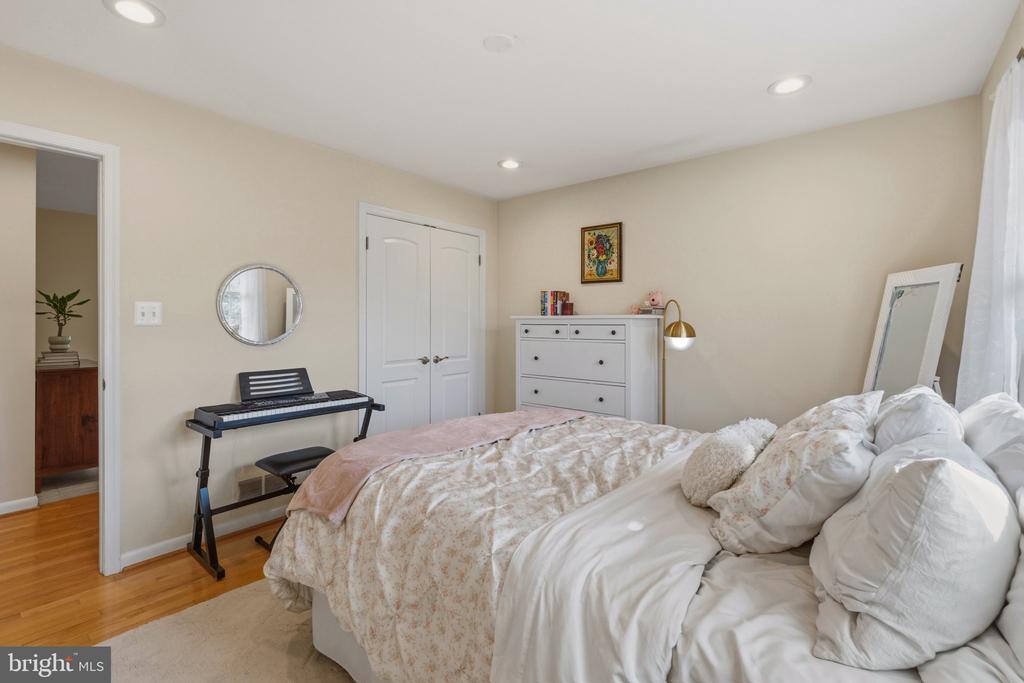 7215 MARINE DRIVE