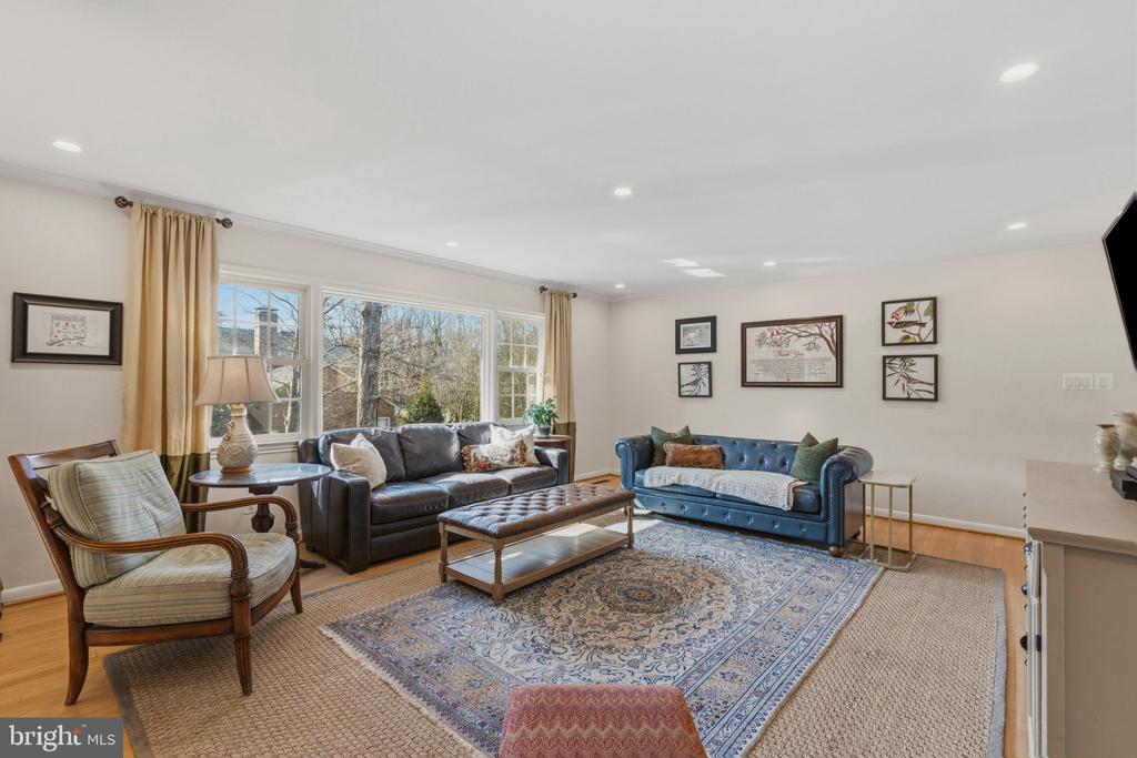 7215 MARINE DRIVE