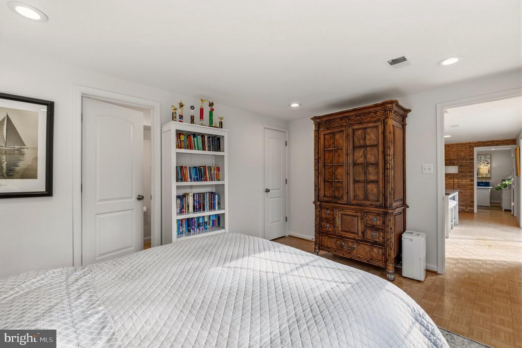 7215 MARINE DRIVE