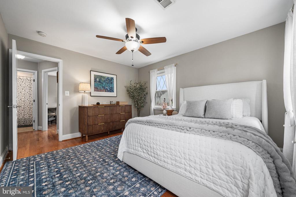 2253 ROANOKE DRIVE