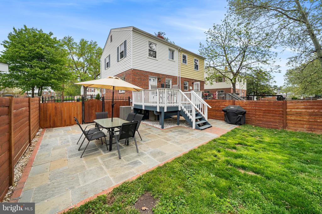 2253 ROANOKE DRIVE