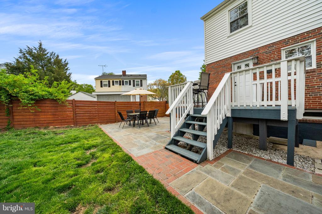 2253 ROANOKE DRIVE