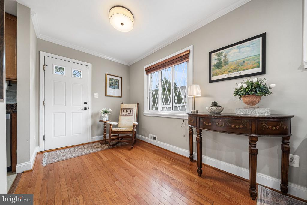 2253 ROANOKE DRIVE