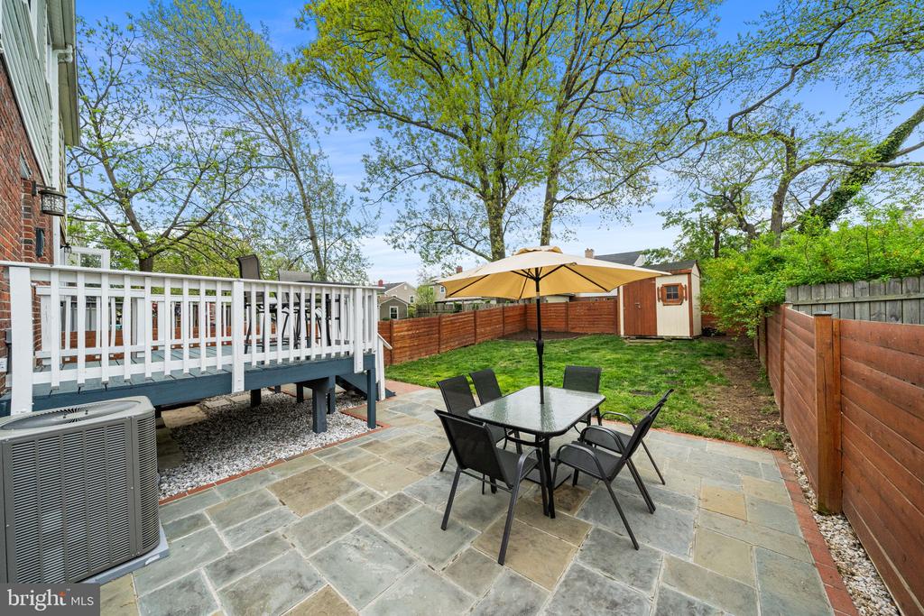 2253 ROANOKE DRIVE