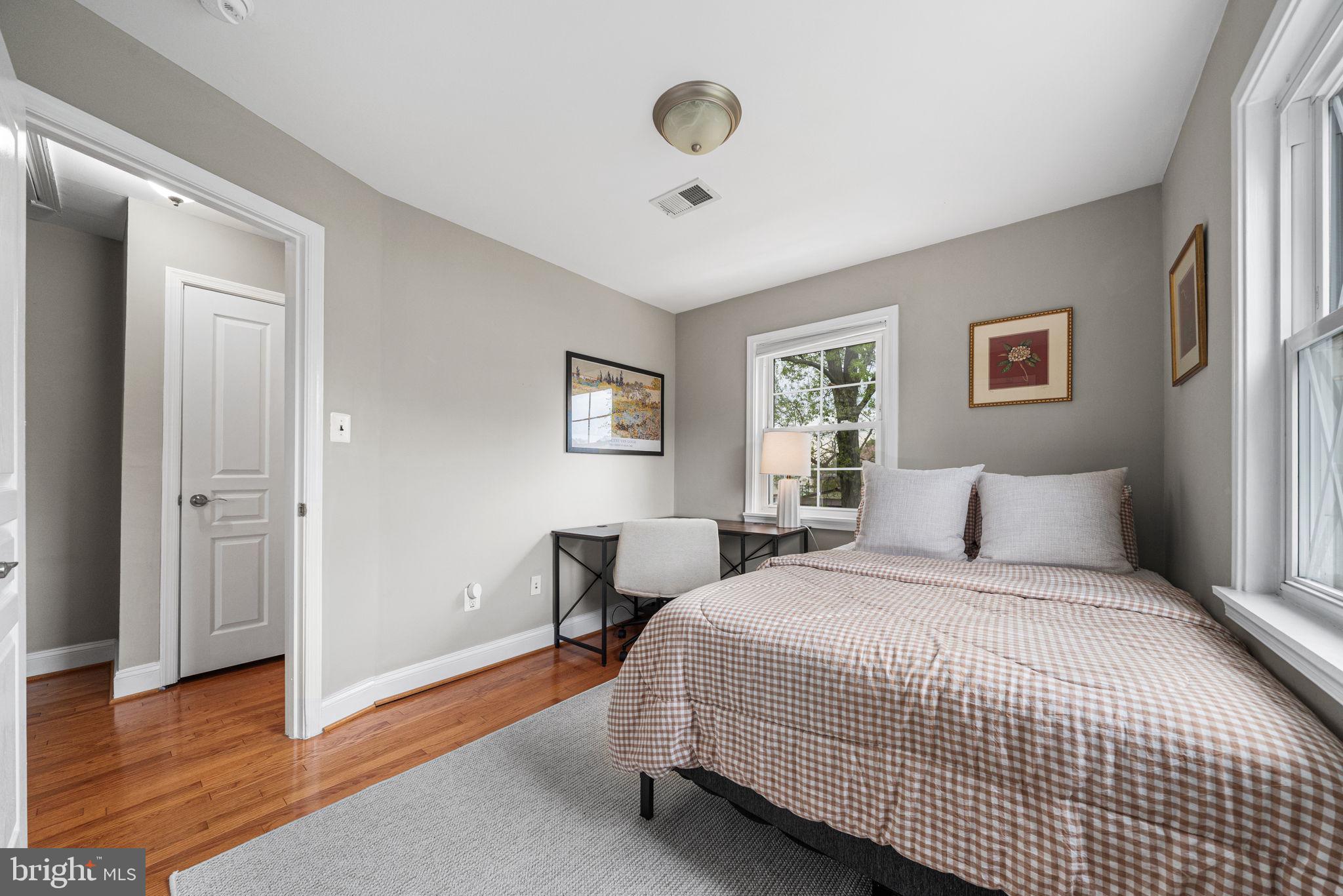 2253 ROANOKE DRIVE