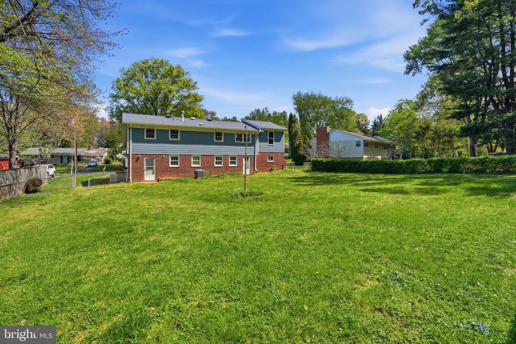 6917 JENKINS LANE