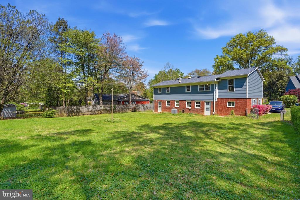 6917 JENKINS LANE