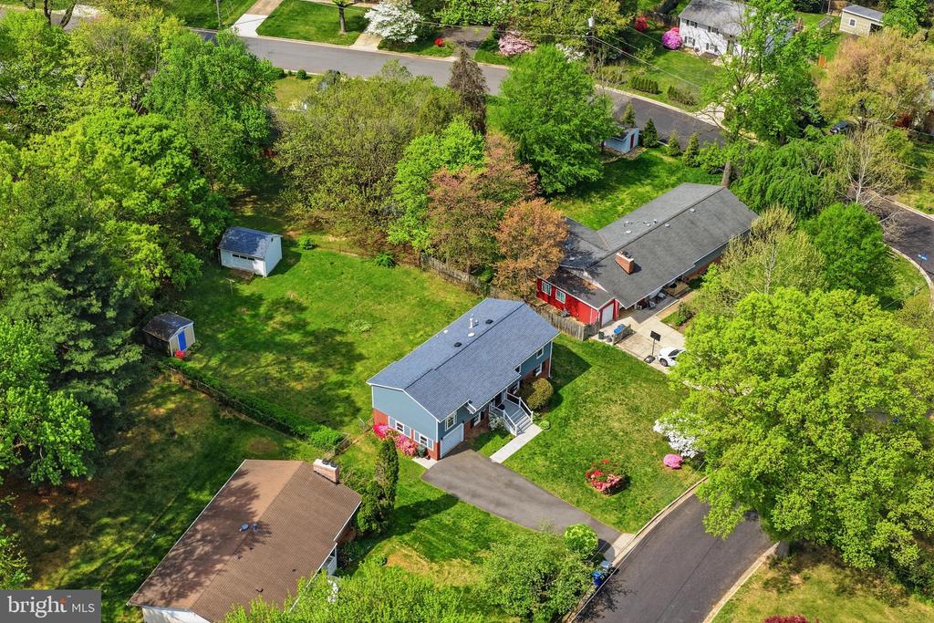 6917 JENKINS LANE