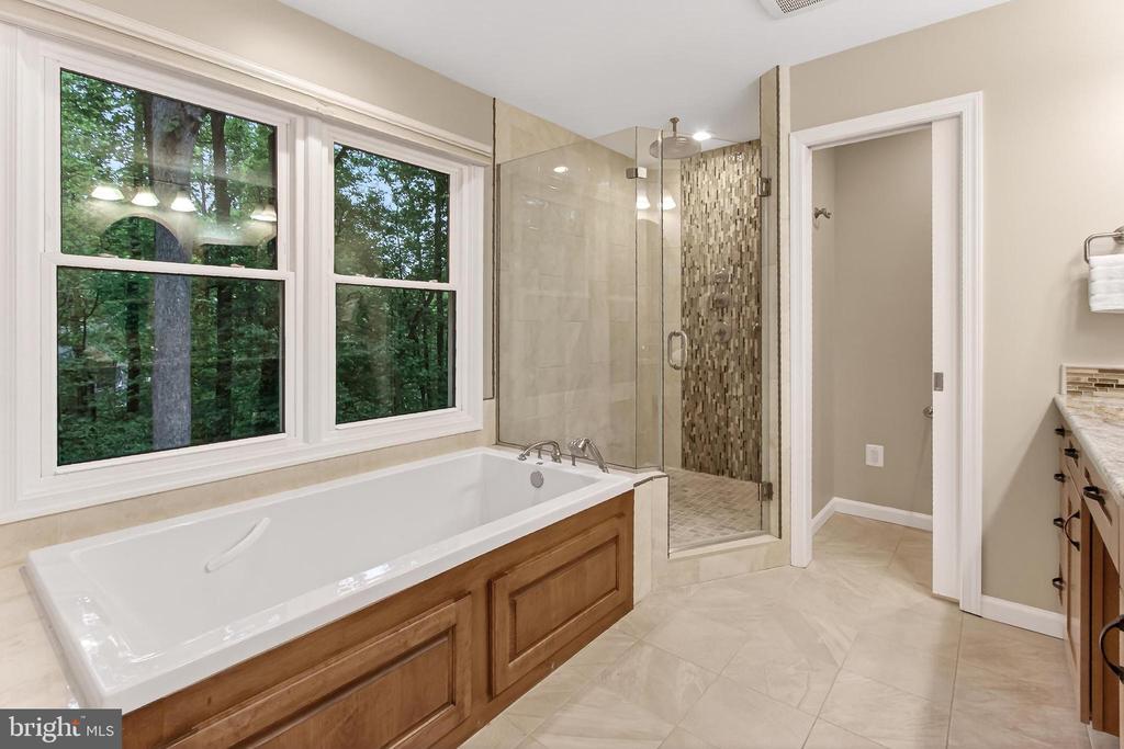 1563 HARPERS COVE LANE
