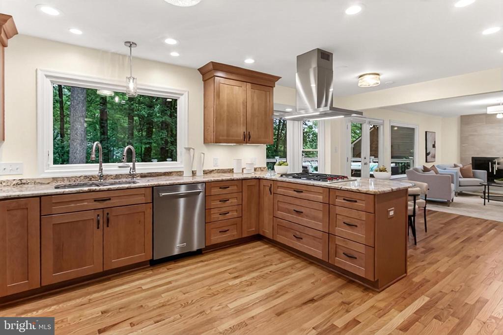 1563 HARPERS COVE LANE