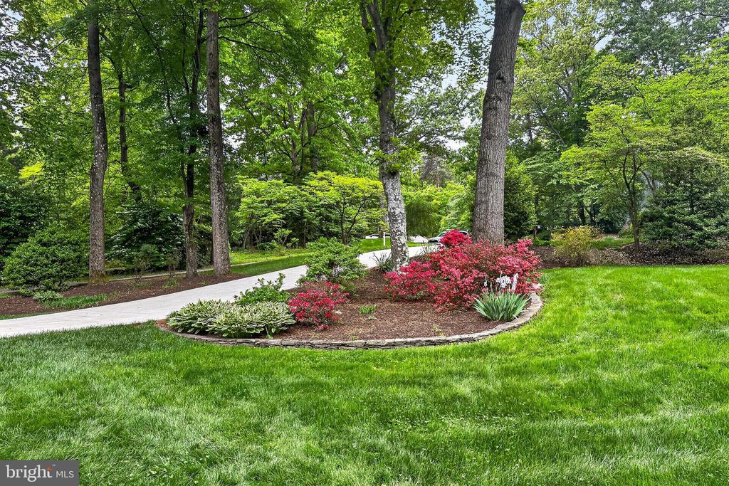 1563 HARPERS COVE LANE
