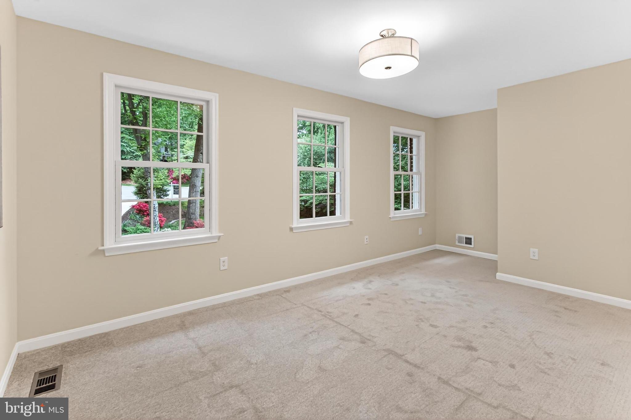 1563 HARPERS COVE LANE