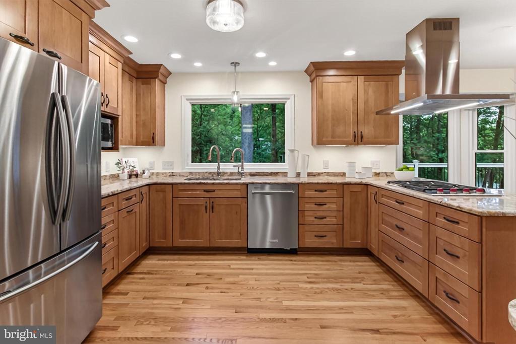 1563 HARPERS COVE LANE