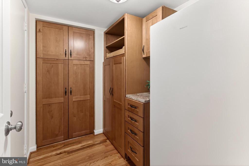 1563 HARPERS COVE LANE