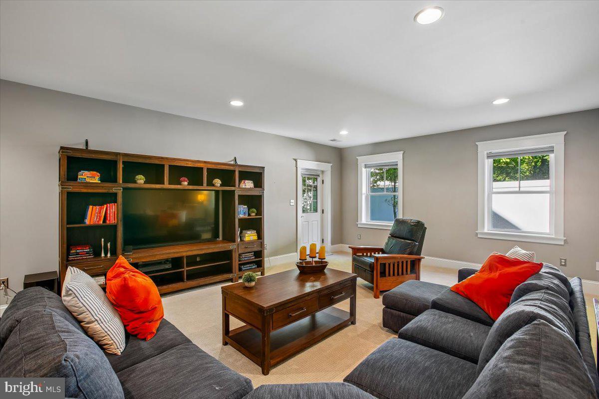 2134 EMILYS LANE