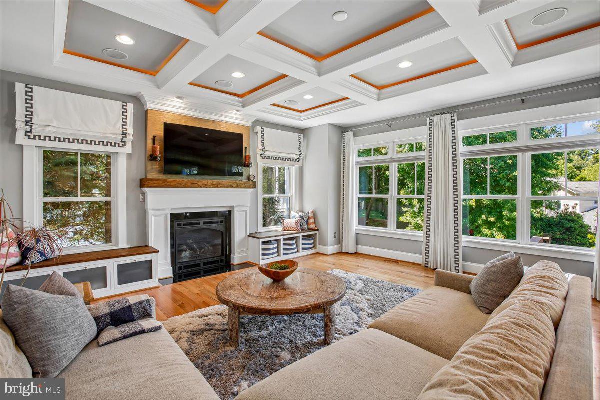2134 EMILYS LANE