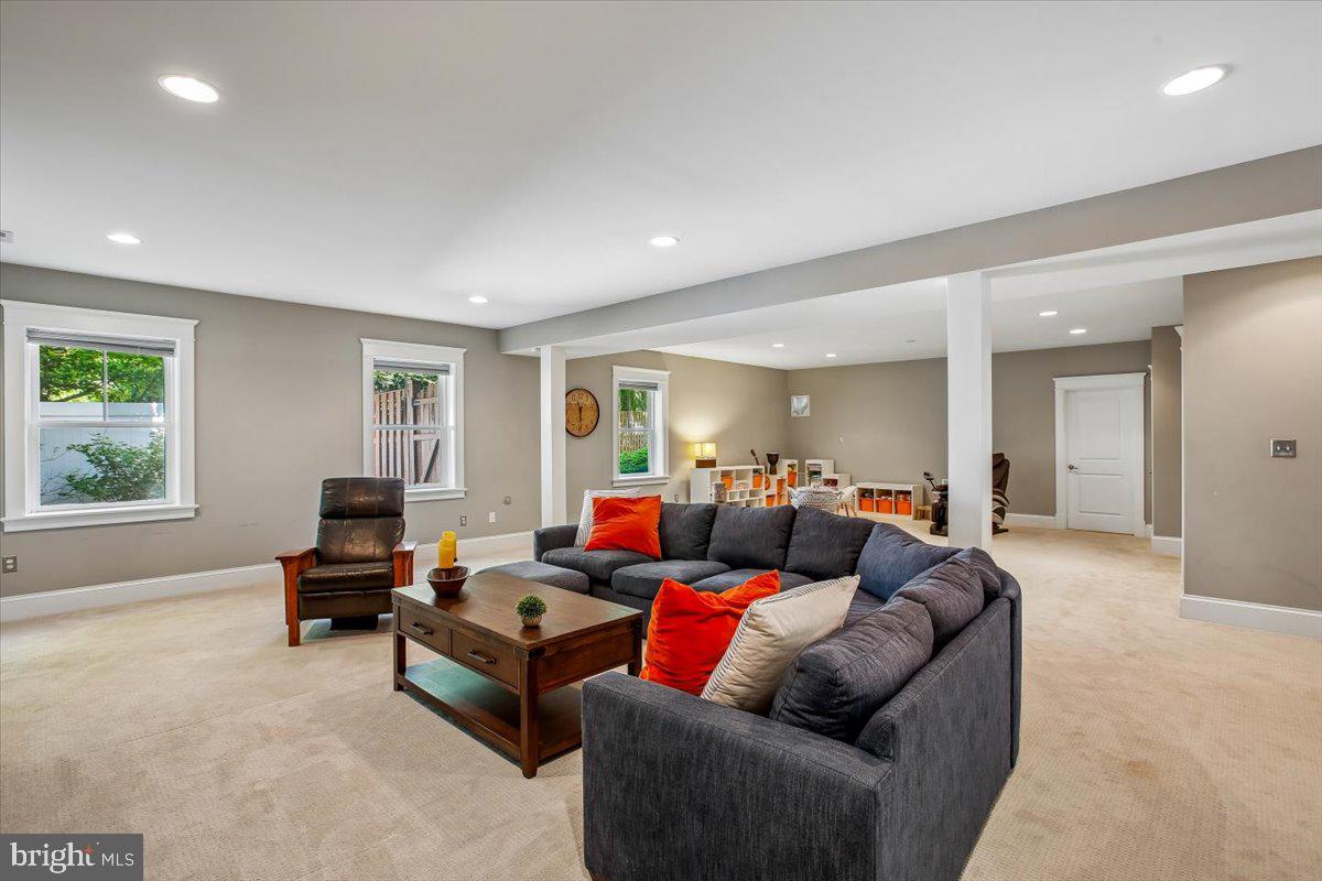 2134 EMILYS LANE